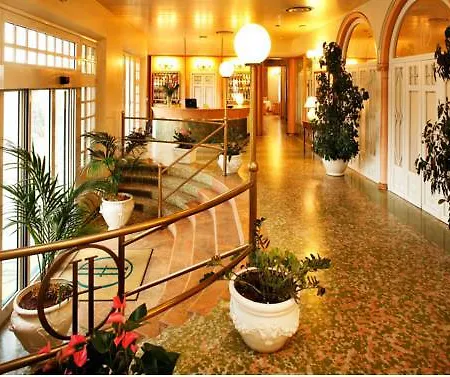 Grand Hotel 4*